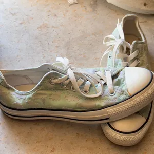 Converse Sneakers Women’s thumbnail 3