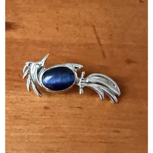 Vintage Blue Cat’s Eye Figural Brooch Silver Tone Bird Fish Chatoyant Pin thumbnail 2