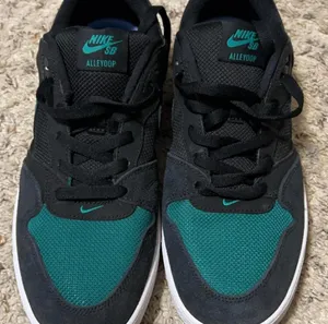 Skateboard alleyoops men’s size 9.5 thumbnail 1