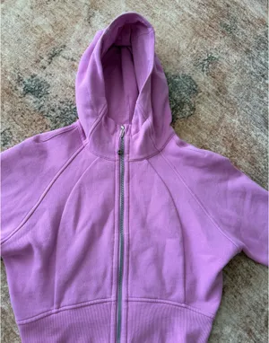 Lululemon Scuba  thumbnail 1