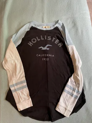Hollister Long Sleeve T-shirt thumbnail 1