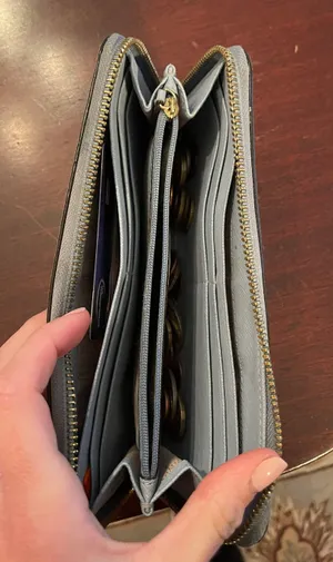 Michael Kors Zipper Wallet thumbnail 3