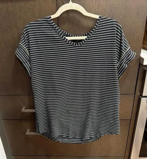 Lululemon women's short sleeve Stripe size 12 thumbnail 1