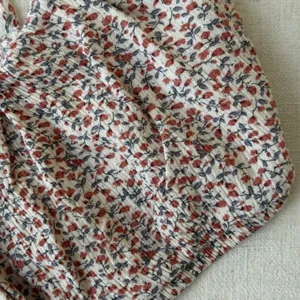 Altar'd State Floral Smocked Crop Top Red Blue Ditsy Print Tie Strap‎ XS thumbnail 5