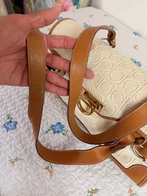 Salvatore Ferragamo VTG Gancini 2-Tone Leather Embossed Gold Hardwear Bag thumbnail 9