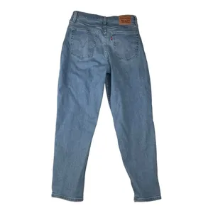 Levi's women's size 29 High waist Mom Jeans light wash denim thumbnail 2