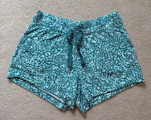 Athleta Shorts Women’s Medium thumbnail 1