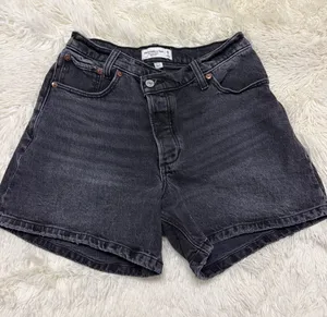 Abercrombie & Fitch The Dad Short - High Rise thumbnail 1