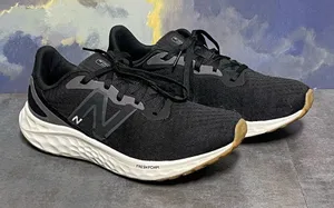 New Balance Fresh Foam Arishi V4 Women's Black Running Shoes Size 8.5B thumbnail 1