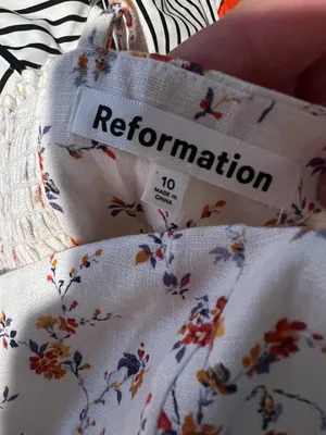 Reformation Roarke Linen Floral Dress in Gabrielle print thumbnail 15