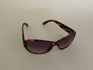 Women’s Sunglasses thumbnail 5