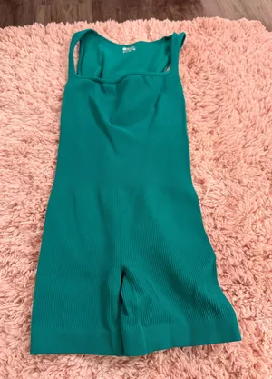 Amazon Green Workout Jumper  thumbnail 1