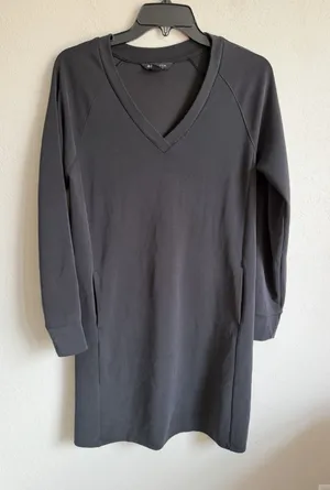 Athleta Black V-Neck Knee Length Shift Shirt Dress Womens S Modest Minimalist thumbnail 1