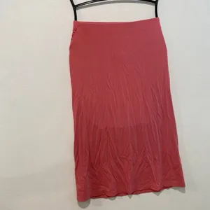 Wilfred Aritzia Pink Ruched Midi Skirt XS Side Slit Y2K Bodycon thumbnail 4