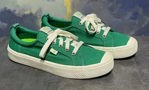 Cariuma Green Canvas OCA Low Cut Women's Sneakers Size 8M thumbnail 1