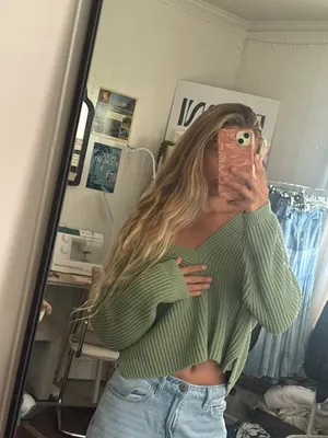 Green Kendal And Kylie V Neck Sweater thumbnail 4