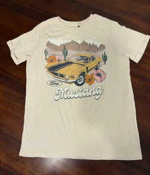 Women’s cream Ford Mustang t shirt size small thumbnail 1