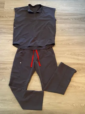 FIGS Charcoal Gray Rafaela Oversized Top Kade Pants Scrub Set Uniform Small /Med thumbnail 1