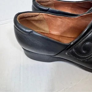 Clarks Artisan Black Leather Clogs Women’s 8 Comfort Shoes Slip On Fall thumbnail 9