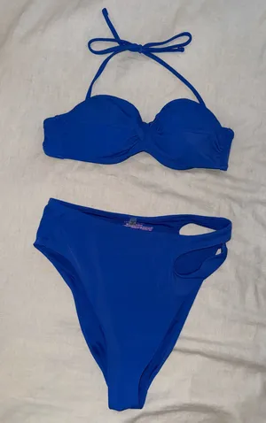 Victoria’s Secret bikini set thumbnail 1