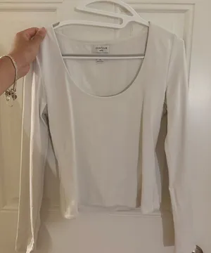 Aritzia Contour White Scoop Neck Long Sleeve Top thumbnail 1