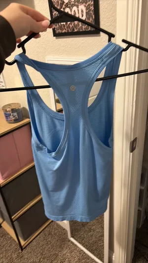 Lululemon tank top thumbnail 4