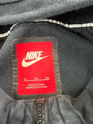 Nike Black Full Zip Hoodie Women’s XL Distressed Worn thumbnail 3