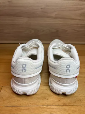 On Cloud 6 Women's Sneakers in White - Size 8.5 thumbnail 4