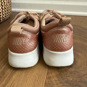 Nike Air Max Thea SE Metallic Red Bronze Rose Gold Sneakers 10 thumbnail 5