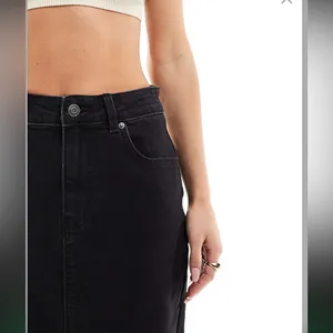 ASOS / ASOS DESIGN Petite denim maxi skirt with split hem / washed black thumbnail 6