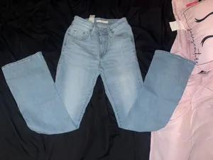 725 High-Rise Levi’s Bootcut Women’s Jeans thumbnail 1