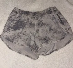 Lululemon Tracker Shorts 4" thumbnail 1
