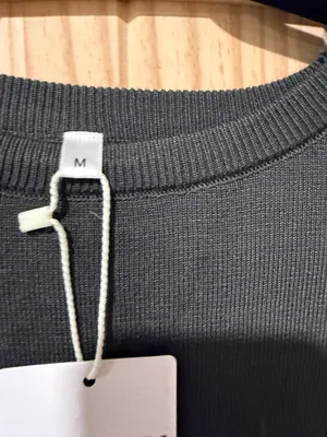 dark green sweater Size M thumbnail 2