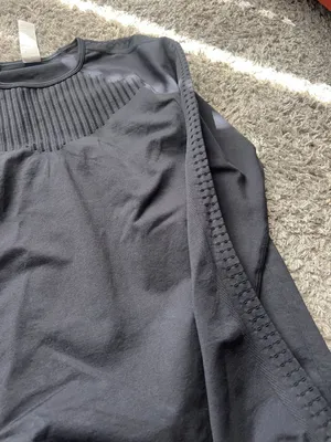 Fabletics small black‎ top thumbnail 8