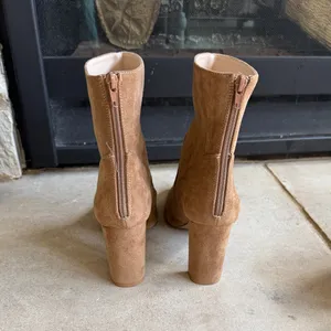 ⚜️ 3/$25 ⚜️ NWOT Lulus Phoenix Brown Suede Pointed-Toe Ankle Booties, size 8. thumbnail 5