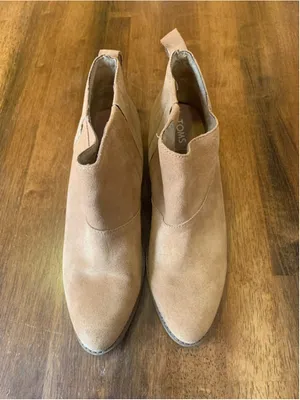 Tom’s Ankle Boots 7 Tan Low Heel thumbnail 2