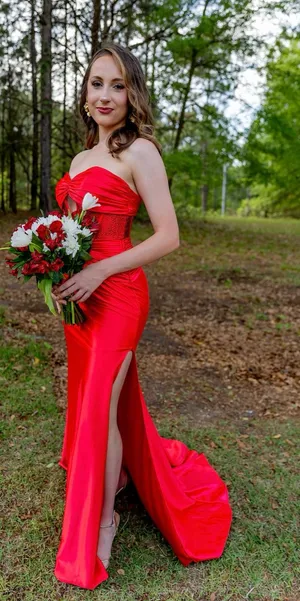 prom dress Red Size 4 thumbnail 1