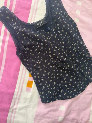 Brandy Melville Flori Black V-encote cotton top thumbnail 5