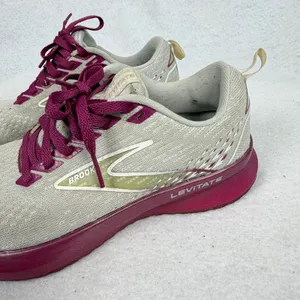 Brooks Levitate 5 Running Shoes Womens 6 Neutral Road Sneakers Grey Purple thumbnail 2