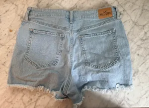 Hollister Mom High-Rise Jean Shorts thumbnail 2