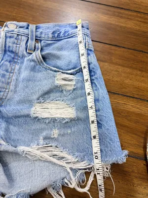 Levi’s 501 Women’s W24 High Rise Distressed Cutoff Denim Shorts Light Wash thumbnail 6