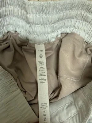 Lululemon Hotty Hot Shorts High-Rise thumbnail 4