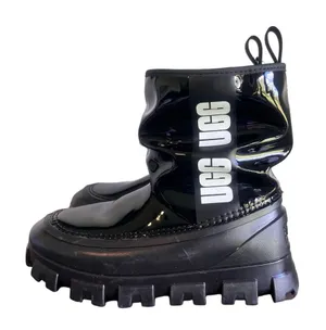 Ugg NEW Women’s Classic Brella Mini Water Repellant Boot Size 6 #1135 thumbnail 1