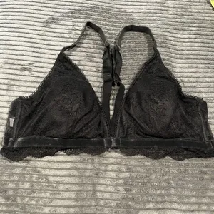 Victoria’s Secret Bralette black large velvet trim lace front Closure EUC thumbnail 2