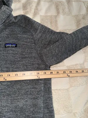 Patagonia Men's Better Sweater Hoody in a heathered gray size‎ M thumbnail 4