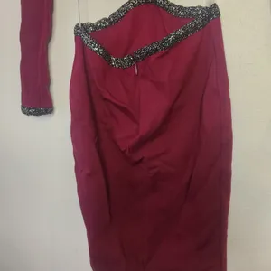 Windsor Long Sleeve Cutout Dress‎ in Burgundy with Silver Trim thumbnail 4