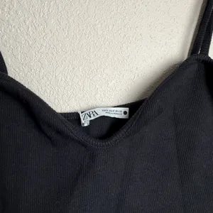 Zara Women‎ Size Small Black Basic Sleeveless crop top tank New thumbnail 2