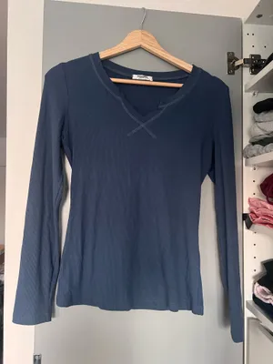 Zeagoo Womens Long Sleeve Shirts V-Neck Rib Knit Slim Fit Tops Casual Stretch Basic Tee Going Out Top thumbnail 6
