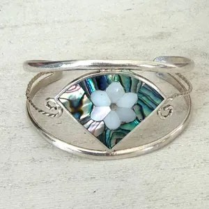 Vintage Alpaca Mexico Abalone Mother of Pearl Flower Cuff Bracelet thumbnail 3