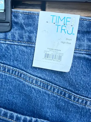 Time and tru high rise denim barrel leg Bermuda shorts size 8 thumbnail 6